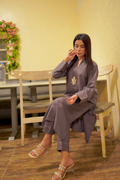 Grey motif